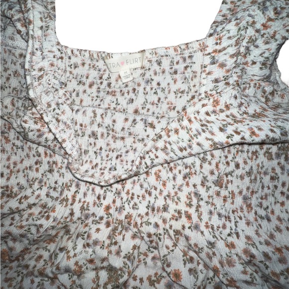 Ultra flirt floral top - Picture 3 of 3